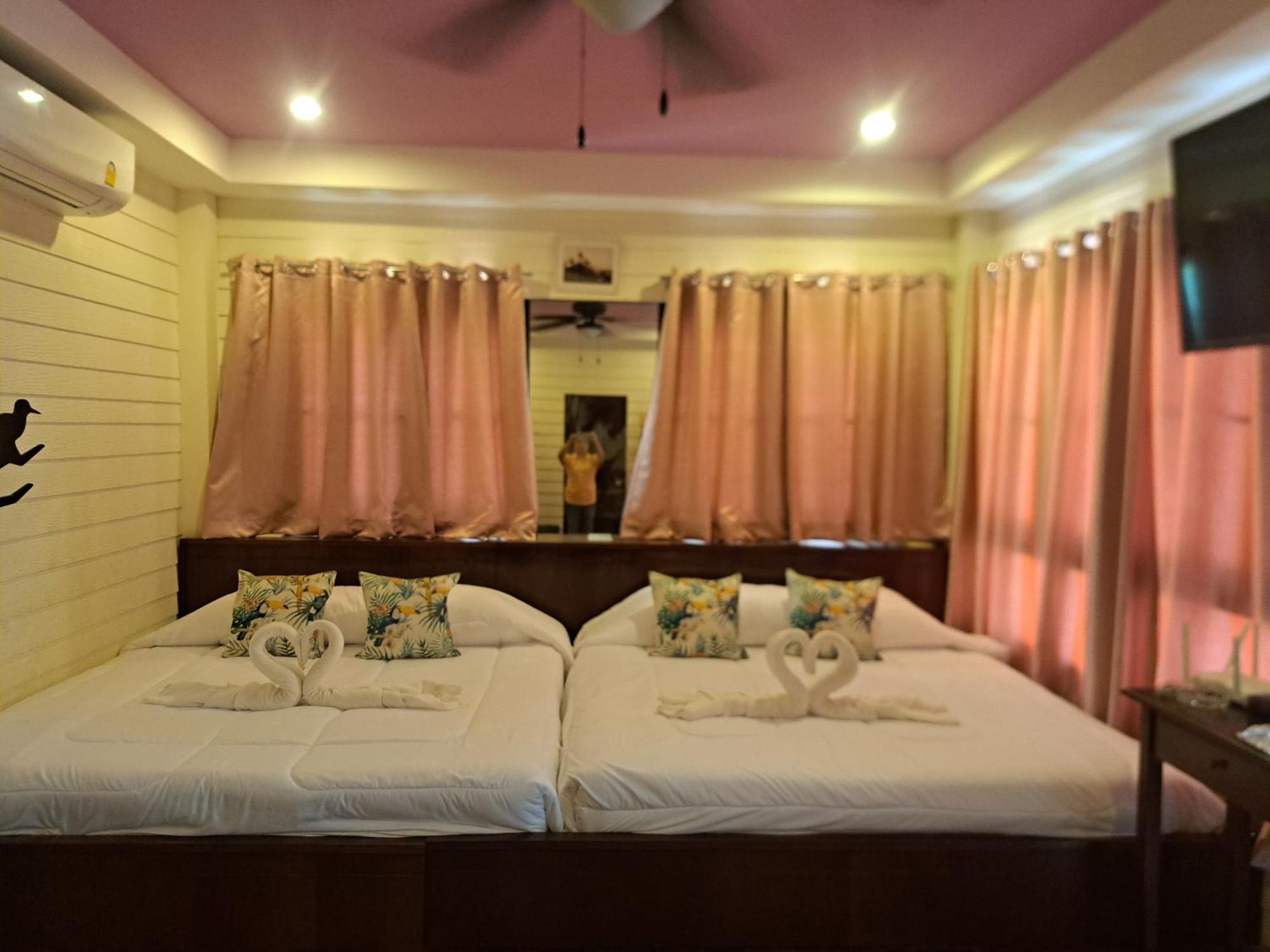 Karoon Hut Hotel Hua Hin Bagian luar foto